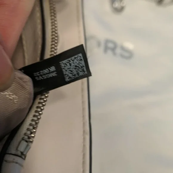 Michael Kors Cynthia Ruffled Leather Small Satchel White - Picture 9 of 16